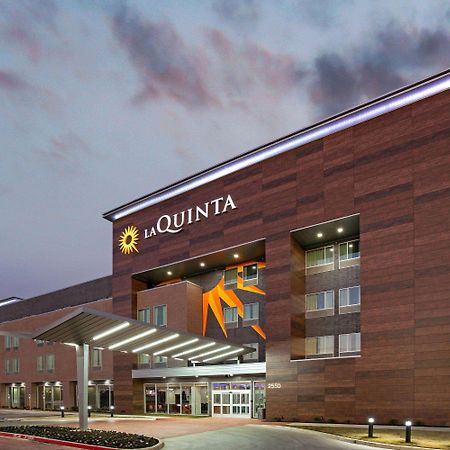 יולס La Quinta Inn & Suites Dfw West-Glade-Parks מראה חיצוני תמונה