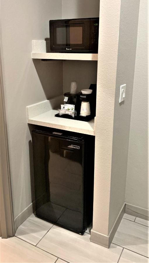יולס La Quinta Inn & Suites Dfw West-Glade-Parks מראה חיצוני תמונה