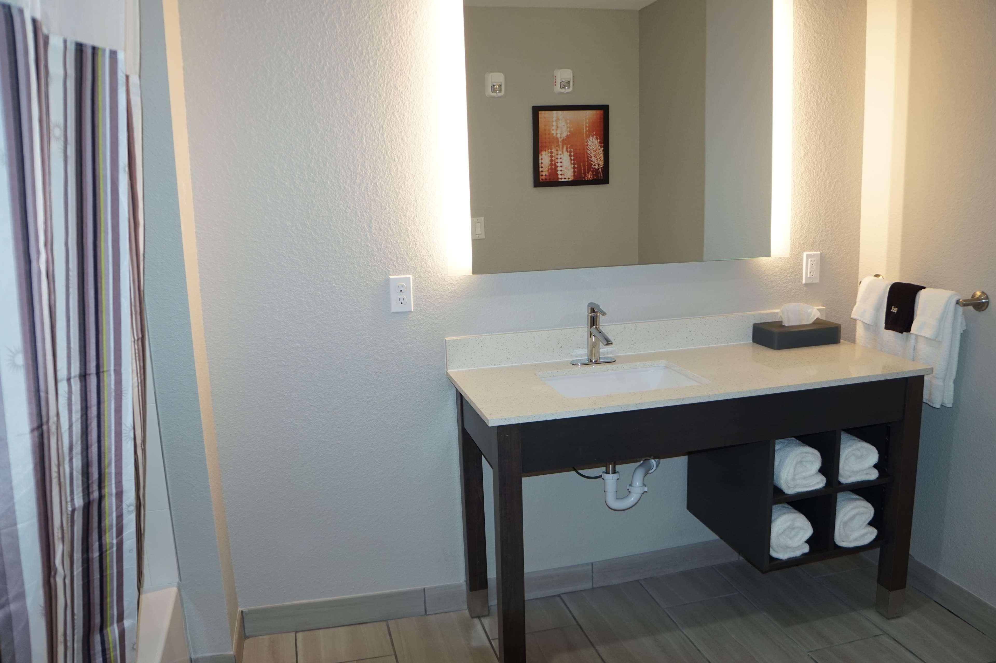 יולס La Quinta Inn & Suites Dfw West-Glade-Parks מראה חיצוני תמונה