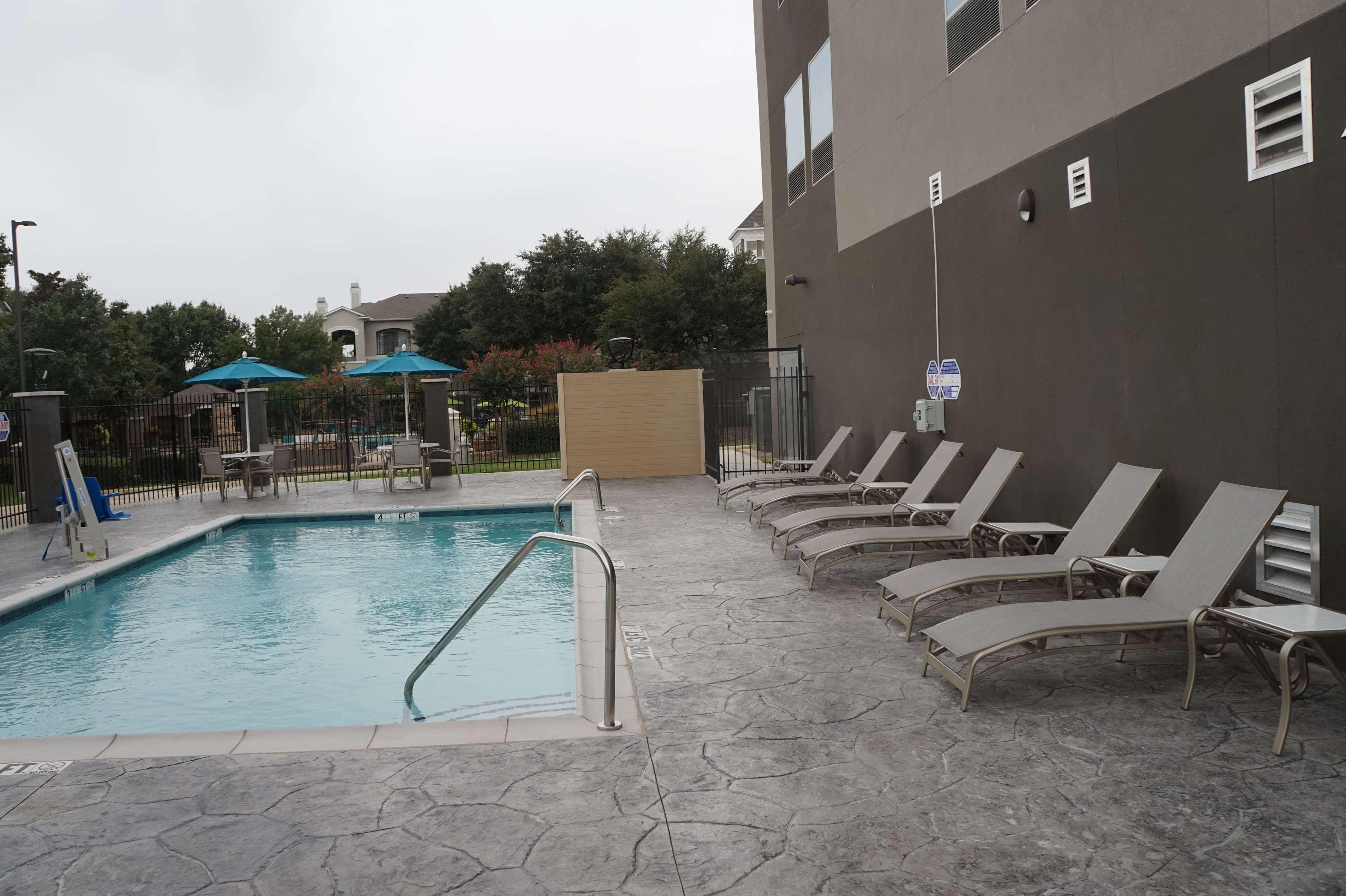 יולס La Quinta Inn & Suites Dfw West-Glade-Parks מראה חיצוני תמונה